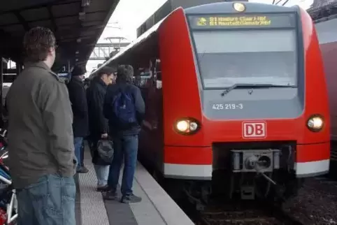 Bis Neustadt fahren an Ostern die S-Bahn-Züge von Mannheim. Zwischen Neustadt und Hochspeyer werden sie dagegen durch Busse erse