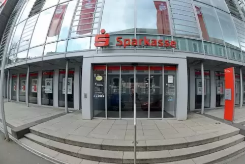 Der Sitz der Sparkasse in Pirmasens.